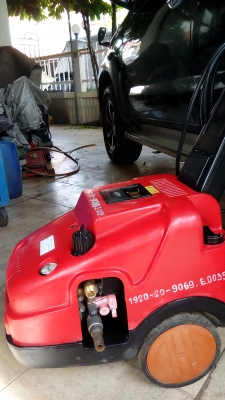 เครื่องอัดฉัดแรงสูง 130 bar made in itaryสภาพสวยพร้อมใช้งาน เครื่องอัดฉัดแรงสูง 130 bar made in itaryสภาพสวยพร้อมใช้งาน