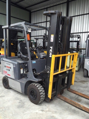 รถโฟร์คลิฟท์ไฟฟ้านั่งขับ TCM FB25-7