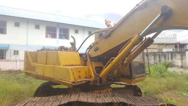 ขาย รถแบคโฮ KOMATSU PC200-3 เครื่องเดิม ปั้มดี ช่วงล่าง 70\% เอกสารใบซื้อขาย ราคาคุยกันได้ครับ