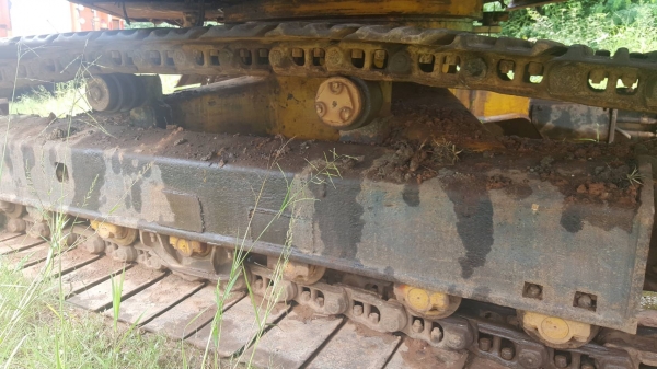 ขาย รถแบคโฮ KOMATSU PC200-3 เครื่องเดิม ปั้มดี ช่วงล่าง 70\% เอกสารใบซื้อขาย ราคาคุยกันได้ครับ