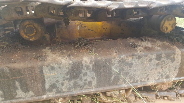 ขาย รถแบคโฮ KOMATSU PC200-3 เครื่องเดิม ปั้มดี ช่วงล่าง 70\% เอกสารใบซื้อขาย ราคาคุยกันได้ครับ