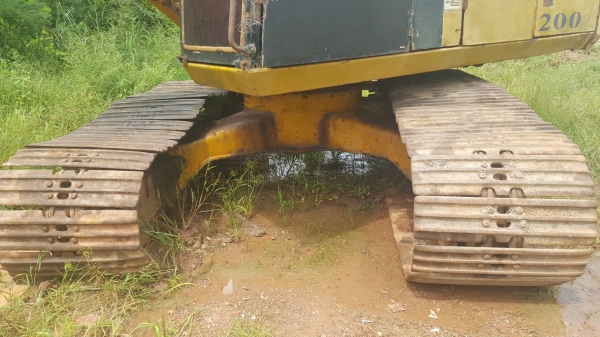 ขาย รถแบคโฮ KOMATSU PC200-3 เครื่องเดิม ปั้มดี ช่วงล่าง 70\% เอกสารใบซื้อขาย ราคาคุยกันได้ครับ