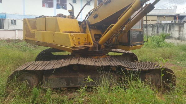 ขาย รถแบคโฮ KOMATSU PC200-3 เครื่องเดิม ปั้มดี ช่วงล่าง 70\% เอกสารใบซื้อขาย ราคาคุยกันได้ครับ