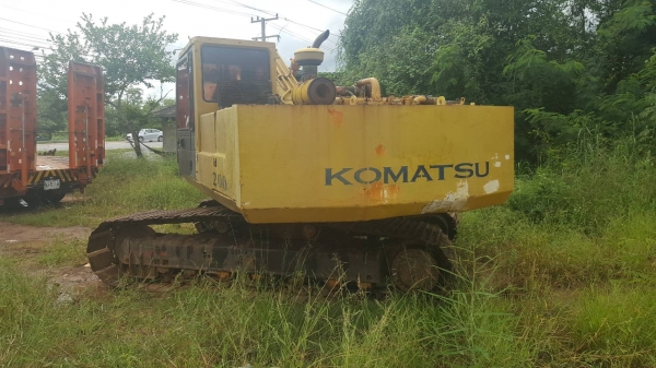 ขาย รถแบคโฮ KOMATSU PC200-3 เครื่องเดิม ปั้มดี ช่วงล่าง 70\% เอกสารใบซื้อขาย ราคาคุยกันได้ครับ