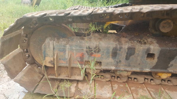 ขาย รถแบคโฮ KOMATSU PC200-3 เครื่องเดิม ปั้มดี ช่วงล่าง 70\% เอกสารใบซื้อขาย ราคาคุยกันได้ครับ