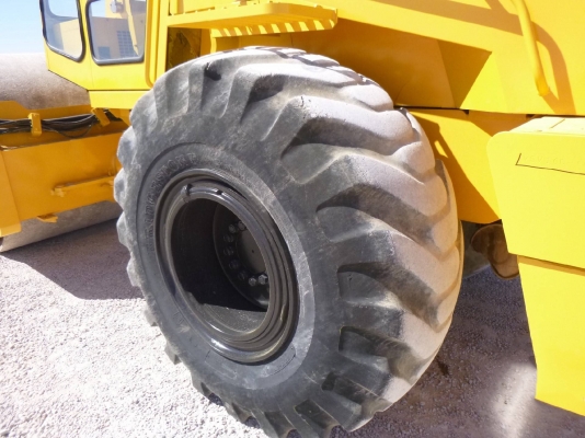 จำหน่าย รถบดถนน  2007 SAKAI SV900D Vibratory Roller