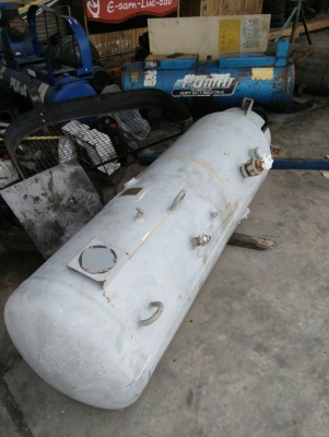 ถังพักลม 400 ลิตร ญี่ปุ่น หนามากๆ ถังพักลม 400 ลิตร ญี่ปุ่น หนามากๆ