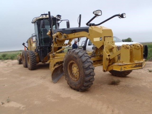 CAT 140M ปี2010 ใช้งาน6,800ชม. รถอยู่อเมริกา นำเข้าง่ายๆครับ ราคาดีๆ  รอของไม่นาน 092-929-9942 ธีรเทพ (แบงค์)