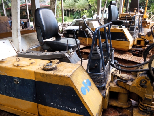 ขายรถแบคโฮ KOMATSU PC40-6 ตัวเดินรุ่น 1 มีระบบหัวกระแทก ราคา 260000