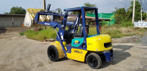 ขายด่วนรถตักยกดีเซลKOMATSUFG15ยก1.5คิวยางตัน6เส้นยกส่ง3.70เมตรยางหน้าคู้เกียรธรรมดาคับดีรถนอกเพิ่งนำเข้ายังไม่เคยไช้งานในไทยเลย