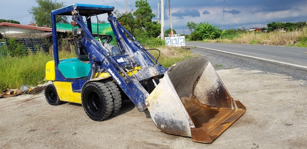 ขายด่วนรถตักยกดีเซลKOMATSUFG15ยก1.5คิวยางตัน6เส้นยกส่ง3.70เมตรยางหน้าคู้เกียรธรรมดาคับดีรถนอกเพิ่งนำเข้ายังไม่เคยไช้งานในไทยเลย