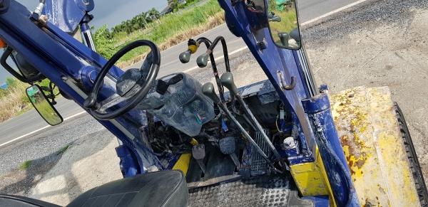 ขายด่วนรถตักยกดีเซลKOMATSUFG15ยก1.5คิวยางตัน6เส้นยกส่ง3.70เมตรยางหน้าคู้เกียรธรรมดาคับดีรถนอกเพิ่งนำเข้ายังไม่เคยไช้งานในไทยเลย