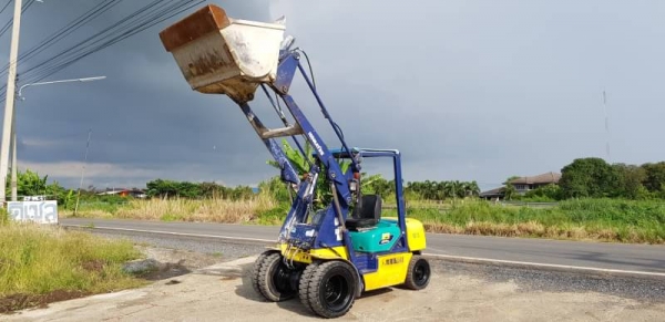 ขายด่วนรถตักยกดีเซลKOMATSUFG15ยก1.5คิวยางตัน6เส้นยกส่ง3.70เมตรยางหน้าคู้เกียรธรรมดาคับดีรถนอกเพิ่งนำเข้ายังไม่เคยไช้งานในไทยเลย