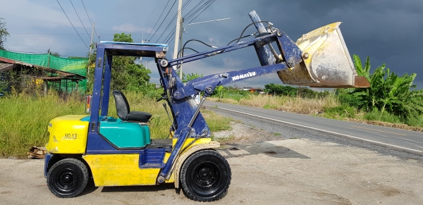 ขายด่วนรถตักยกดีเซลKOMATSUFG15ยก1.5คิวยางตัน6เส้นยกส่ง3.70เมตรยางหน้าคู้เกียรธรรมดาคับดีรถนอกเพิ่งนำเข้ายังไม่เคยไช้งานในไทยเลย