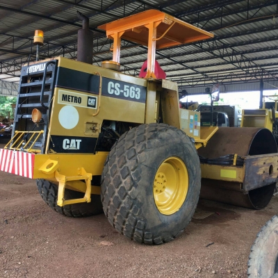 ขายรถบด ยี่ห้อcaterpillar รุ่น CS-563 ขนาด10ตัน 2เพลา มีทะเบียน รถใช้งานได้เลยขาย720000บ.