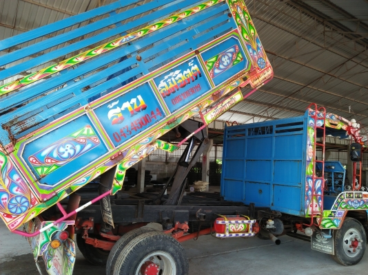 ลดราคากันสุดๆไปเลยครับ265000บาทครับ ขายด่วนครับอีแต๋นโชคอนัตครับ รถไม่ค่อยได้ใช้ครับ ดั๊มพ์ ครับ