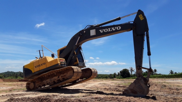 ขายรถแบ็คโฮ VOLVO EC210B PRIME ใช้งาน 9,563 ชั่วโมง สภาพดี พร้อมใช้งาน ขายรถแบ็คโฮ VOLVO EC210B PRIME ใช้งาน 9,563 ชั่วโมง สภาพดี พร้อมใช้งาน