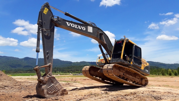ขายรถแบ็คโฮ VOLVO EC210B PRIME ใช้งาน 9,563 ชั่วโมง สภาพดี พร้อมใช้งาน ขายรถแบ็คโฮ VOLVO EC210B PRIME ใช้งาน 9,563 ชั่วโมง สภาพดี พร้อมใช้งาน