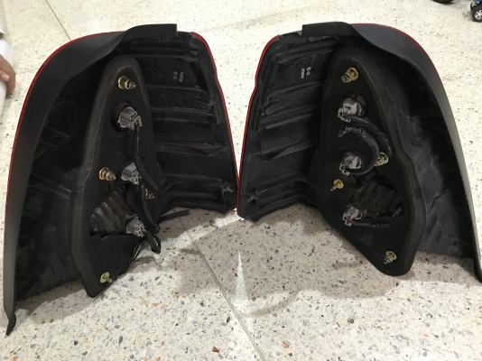 ไฟท้าย ODYSSEY RA6 เก่าญี่ปุ่นเเท้สภาพสวยหลอดครบ