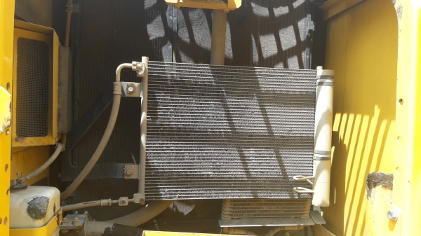 ขายรถแบ็คโฮ KOMATSU PC200-8 สภาพพร้อมใช้งาน ส่งฟรีถึงบ้าน