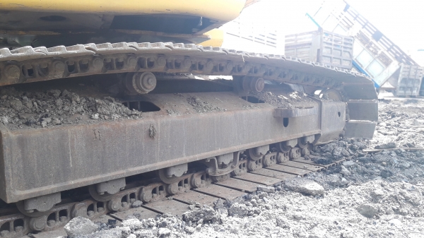 ขายรถแบ็คโฮ KOMATSU PC200-8 สภาพพร้อมใช้งาน ส่งฟรีถึงบ้าน