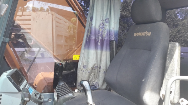 ขายรถแบ็คโฮ KOMATSU PC200-8 สภาพพร้อมใช้งาน ส่งฟรีถึงบ้าน