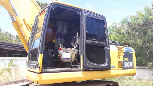 ขายรถแบ็คโฮ KOMATSU PC200-8 สภาพพร้อมใช้งาน ส่งฟรีถึงบ้าน