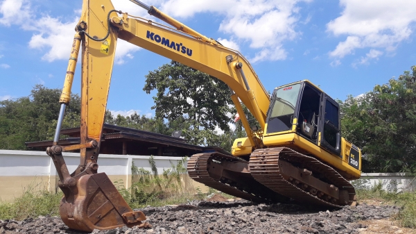 ขายรถแบ็คโฮ KOMATSU PC200-8 สภาพพร้อมใช้งาน ส่งฟรีถึงบ้าน