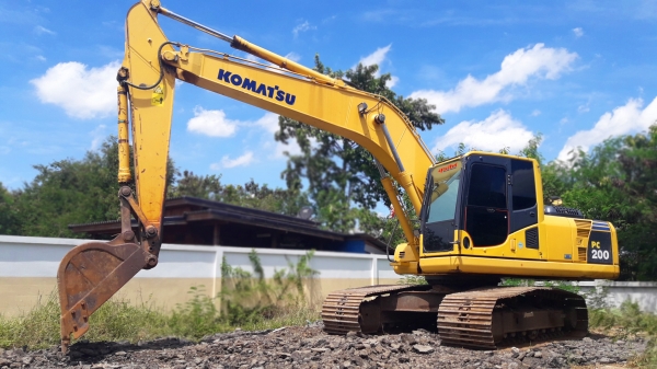 ขายรถแบ็คโฮ KOMATSU PC200-8 สภาพพร้อมใช้งาน ส่งฟรีถึงบ้าน