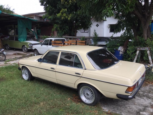 BENZ W123 เครื่องเจ สวยๆ ครับ