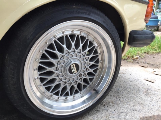 BENZ W123 เครื่องเจ สวยๆ ครับ