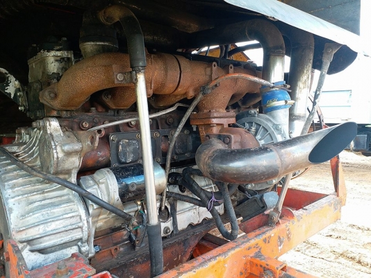 ขายรถเกี่ยวข้าว เกษตรไอ้หนุ่ม52ช่วงล่าง12ปั๊มอีตั้น23เครื่อง6D17โบว์24V 240พร้อมทำงาน