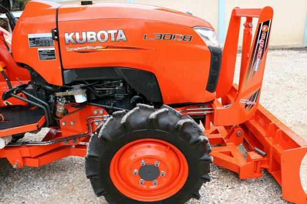 คูโบต้า L3008DT 4 WD..ดันดินหน้า ผานหลัง