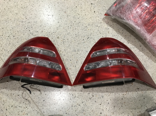 ไฟท้าย BENZ W203 เก่าญี่ปุ่นเเท้สภาพสวยหลอดครบ