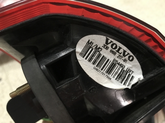 ไฟท้าย VOLVO V70 เก่าญี่ปุ่นเเท้ครบชุด4ชิ้นหลอดไฟครบ