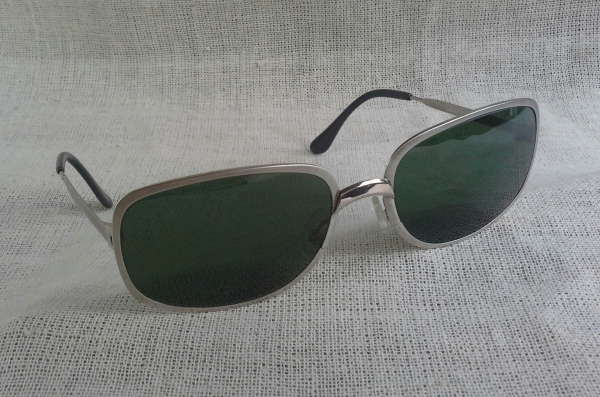 แว่นตา นีโอ - คลาสสิค ในตำนาน &#039;ราชสีห์เงิน&#039; เฟรนช์วินเทจยุค &#039;60s Vintage ESSEL handma