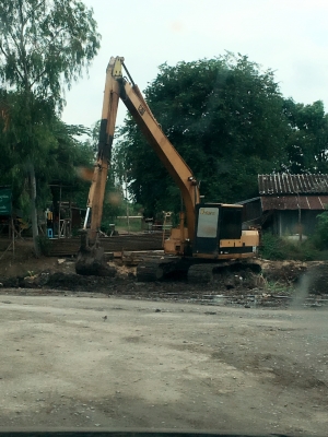 ขายCAT E120b สภาพสวยพร้อมใช้งาน เครื่องดีช่วงล่างดี ใบแทร็กเต็ม เอวดีไม่หลวม แอร์เย็น โทร0616613023