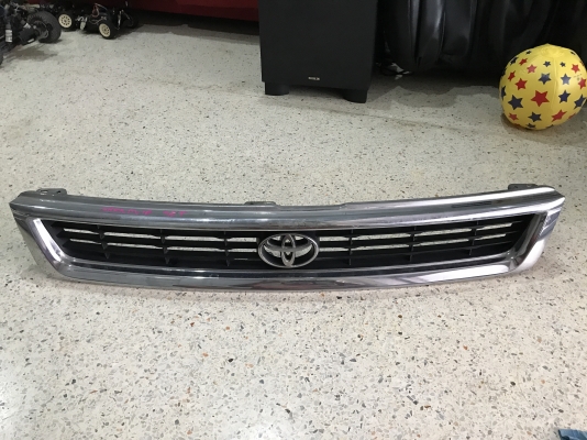 กระจังหน้า TOYOTA GRANVIA หน้าหนูเก่าญี่ปุ่นเเท้สภาพสวย