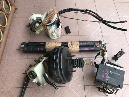 อะไหล่ BENZ W203 เก่านอกนิดหน่อยครับสอบถามได้ครับ