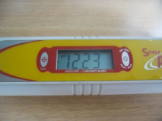 ปากกาวัดค่า พี-เอช แบบดิจิตอล รุ่น pH Senz Pro Made in Singapore ปากกาวัดค่า พี-เอช แบบดิจิตอล รุ่น pH Senz Pro Made in Singapore