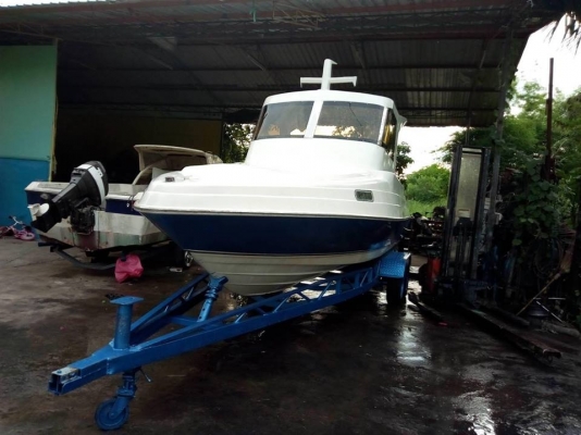 ขายเรือ25ฟุต ทำใหม่สีสวย มีห้องขังเหยื่อเป็น ห้องนอน ถังน้ำมันแสตนเลส เครื่อง200แรง ภายนอกดูรุ่นเก่า