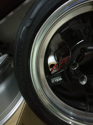 แม็กเวลขอบ17กว้าง8.5  คู่ละ4800พร้อมยาง