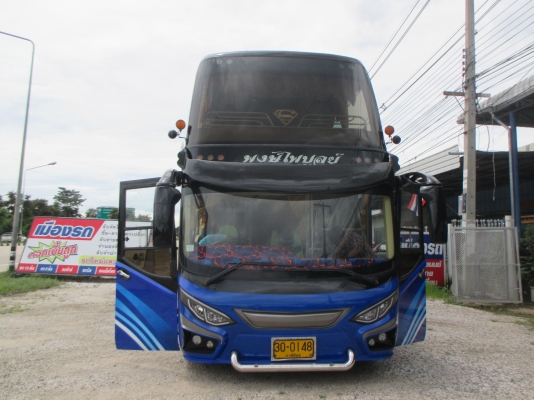รถทัวร์  8  ล้อ  ISUZU