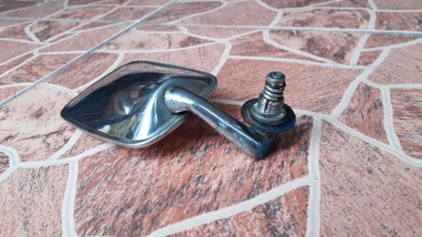 กระจกมองข้าง รถรุ่นเก่าแนวคลาสสิค