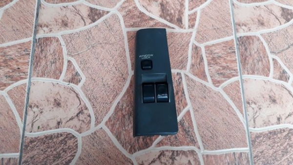 สวิทช์ กดกระจกข้างขวา MITSHUBISI RVR