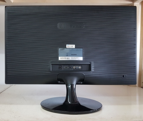 คอมพ์ชุด จอ Samsung 22 นิ้ว CPU AMD FX-6350 Ram 4 GB HDD 500GB การ์ด GT630 อุปกรณ์ครบ