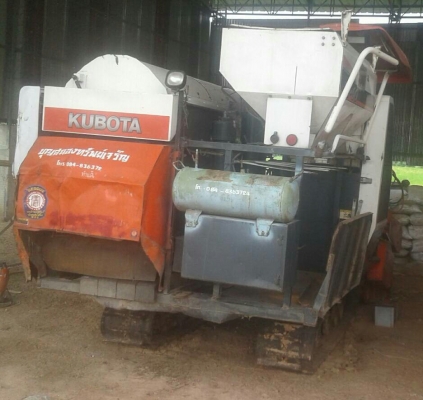 ขายรถเกี่ยวข้าวคูโบต้าDC 60  ปี 52