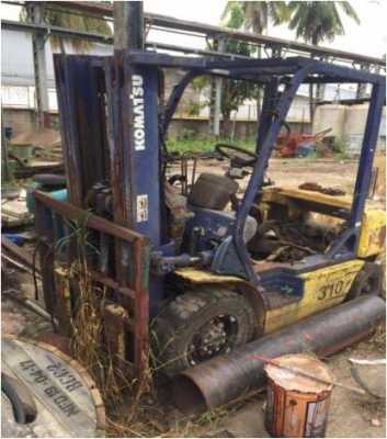 ขายรถโฟร๋คลิฟ ติดต่อไพทูรย์      081-058-1960         อานงค์      093-438-2108