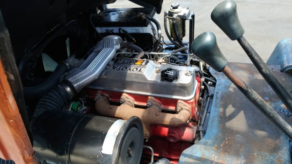 TOYOTA5FD25 ขนาด2.5ตัน เสาสูง4เมตร เกียร์ธรรมดา เครื่องยนต์ดีเซล1Z รถนอก