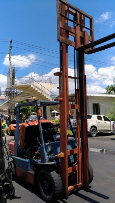 TOYOTA5FD25 ขนาด2.5ตัน เสาสูง4เมตร เกียร์ธรรมดา เครื่องยนต์ดีเซล1Z รถนอก